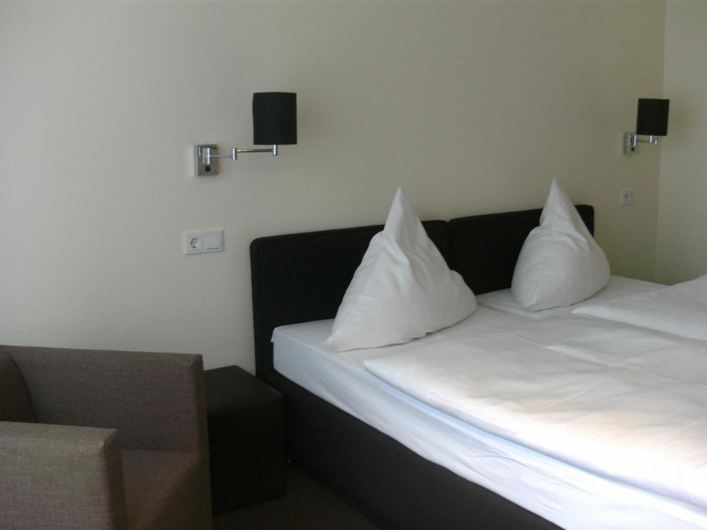 Waldhotel Tropfsteinhoehle Wiehl Room photo